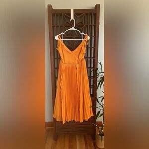 Women’s Lulus Never a Dull Moment tie-strap pleated midi dress, size L